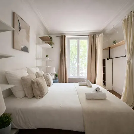 Apartment Spacieux De 2 Pieces A Montmartre
